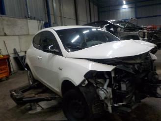 Lancia Ypsilon Ypsilon (312) Hatchback 0.9 TwinAir 80 (312.A.5000) [59kW]  (12-2013/.=
=2E.) picture 2