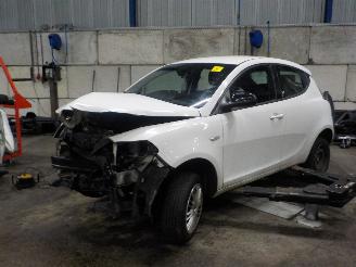 Lancia Ypsilon Ypsilon (312) Hatchback 0.9 TwinAir 80 (312.A.5000) [59kW]  (12-2013/.=
=2E.) picture 1