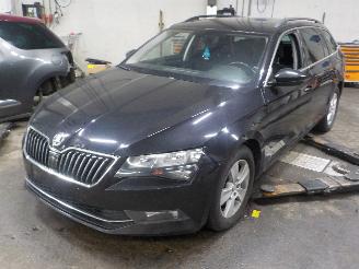 Dezmembrări autoturisme Skoda Superb Superb Combi (3V5) Combi 1.5 TSI Evo 16V (DPCA) [110kW]  (02-2017/...)= 2019