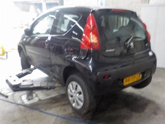 Peugeot 107 107 Hatchback 1.0 12V (384F(1KR)) [50kW]  (06-2005/05-2014) picture 4