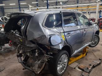 Mitsubishi Outlander Outlander (GF/GG) SUV 2.4 16V PHEV 4x4 (4B12) [153kW]  (09-2018/12-202=
2) picture 3