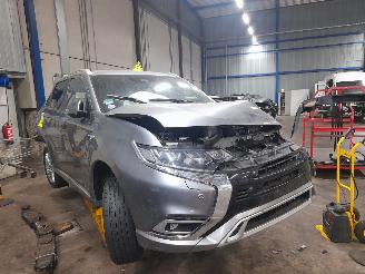 Mitsubishi Outlander Outlander (GF/GG) SUV 2.4 16V PHEV 4x4 (4B12) [153kW]  (09-2018/12-202=
2) picture 2