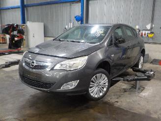 Vrakbiler auto Opel Astra Astra J (PC6/PD6/PE6/PF6) Hatchback 5-drs 1.3 CDTI 16V EcoFlex (A13DTE=
(Euro 5)) [70kW]  (12-2009/10-2015) 2011/4