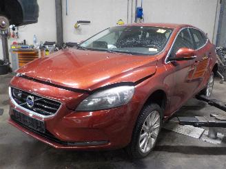 Vrakbiler auto Volvo V-40 V40 (MV) Hatchback 5-drs 1.6 T3 GTDi 16V (B4164T3(Euro 5)) [110kW]  (0=
3-2012/12-2016) 2012/11