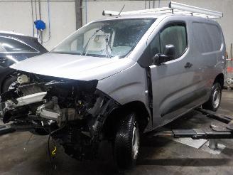 Démontage voiture Peugeot Partner Partner (EF/EU) Van 1.5 BlueHDi 100 (DV5RD(YHY)) [75kW]  (07-2019/...)= 2020