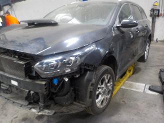 Vrakbiler auto Kia Cee d Ceed Sportswagon (CDF) Combi 5-drs 1.0i T-GDi 12V (G3LE) [88kW]  (05-2=
018/...) 2022/0