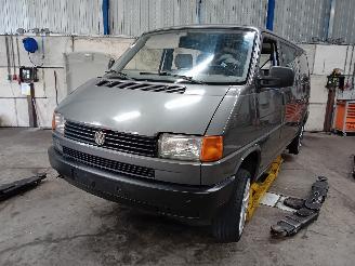 demontáž osobní automobily Volkswagen Transporter Transporter T4 Van 2.4 D (AAB) [57kW]  (07-1990/04-1998) 1995