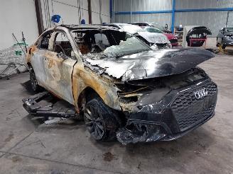 Audi A3 A3 Limousine (8YS) Sedan 1.0 30 TFSI 12V Mild Hybrid (DLAA) [81kW]  (0=
6-2020/...) picture 2