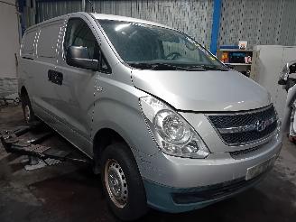 Hyundai H-300 H-300 Van 2.5 CRDi (D4CB) [85kW]  (01-2009/...) picture 2