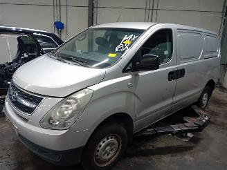 Vrakbiler auto Hyundai H-300 H-300 Van 2.5 CRDi (D4CB) [85kW]  (01-2009/...) 2010/2
