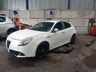 Vrakbiler auto Alfa Romeo Giulietta Giulietta (940) Hatchback 1.4 TB 16V (198.A.4000) [88kW]  (04-2010/12-=
2020) 2011/1