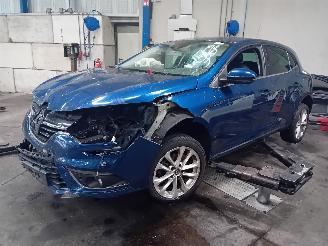 Dezmembrări autoturisme Renault Mégane Megane IV (RFBB) Hatchback 5-drs 1.2 Energy TCE 130 (H5F-408(H5F-F4)) =
[97kW]  (11-2015/...) 2016