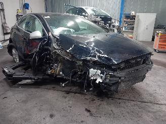 Volvo V-40 V40 (MV) Hatchback 5-drs 2.0 D4 16V (D4204T14) [140kW]  (05-2014/08-20=
19) picture 2