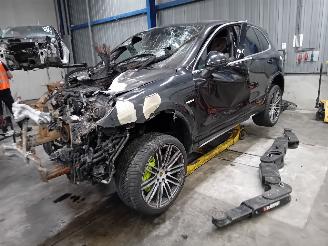 Vrakbiler auto Porsche Cayenne Cayenne II (92A) SUV 3.0 S E-Hybrid 24V (MCG.EA) [306kW]  (05-2011/05-=
2017) 2016/12