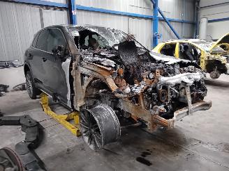 Porsche Cayenne Cayenne II (92A) SUV 3.0 S E-Hybrid 24V (MCG.EA) [306kW]  (05-2011/05-=
2017) picture 2