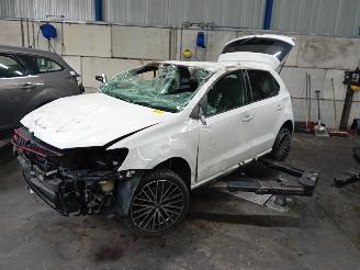 disassembly passenger cars Volkswagen Polo Polo V (6R) Hatchback 1.4 GTI 16V (CAVE(Euro 5)) [132kW]  (05-2010/05-=
2014) 2011