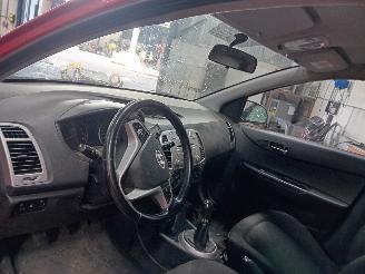Hyundai I-20 i20 Hatchback 1.2i 16V (G4LA) [57kW]  (09-2008/12-2012) picture 5
