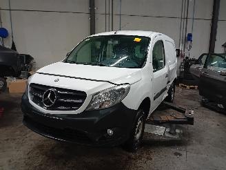 Salvage car Mercedes Citan Citan (415.6) Van 1.5 108 CDI (OM607.951(K9K)) [55kW]  (11-2012/08-202=
1) 2015