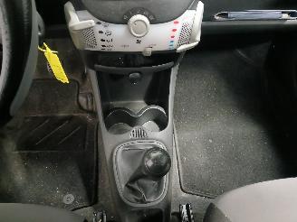 Peugeot 107 107 Hatchback 1.0 12V (384F(1KR)) [50kW]  (06-2005/05-2014) picture 17