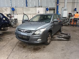 Dezmembrări autoturisme Hyundai I-30 i30 (FD) Hatchback 1.6 CVVT 16V (G4FC-G) [93kW]  (02-2008/11-2011) 2009/3