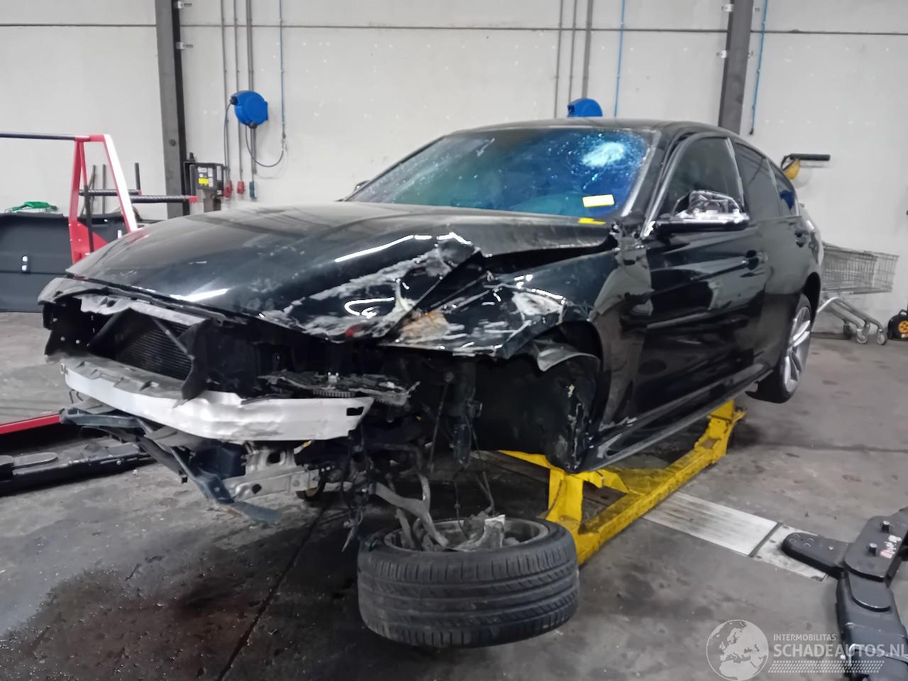 BMW 3-serie 3 serie (F30) Sedan 320i 2.0 16V (N20-B20A) [180kW]  (11-2011/10-2018)=