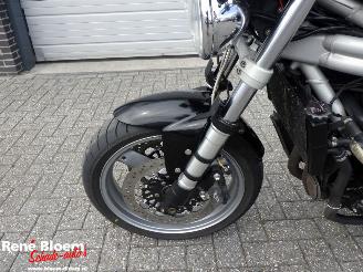 Triumph Speed Triple 955i picture 14