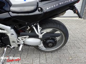 Triumph Speed Triple 955i picture 12