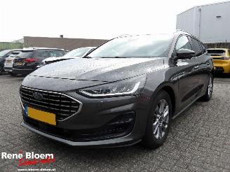damaged passenger cars Ford Focus 1.0 EcoBoost Hybrid Navi Titanium X 2022/11