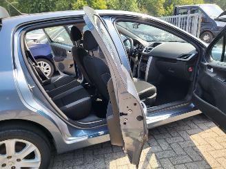 Peugeot 207 Peugeot 207 5 Drs 1.4 VTi Cool \'n Blue picture 10