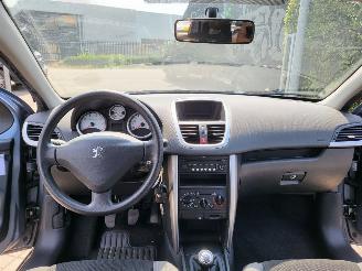 Peugeot 207 Peugeot 207 5 Drs 1.4 VTi Cool \'n Blue picture 3