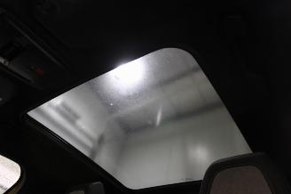 Peugeot 208  picture 6