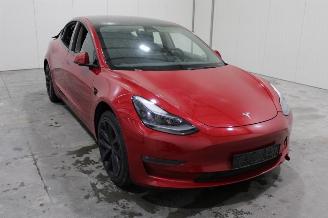 Tesla Model 3  picture 2