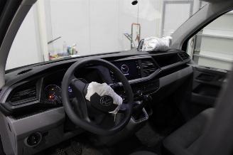 Volkswagen Transporter T6 picture 9