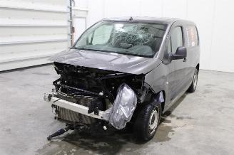 Autoverwertung Peugeot Partner  2020/6