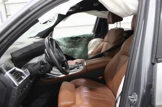 BMW X7  picture 11