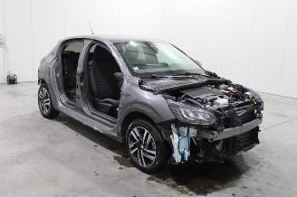 Peugeot 208  picture 2