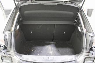 Peugeot 208  picture 18