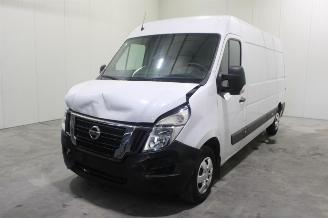 damaged passenger cars Nissan Nv400  2025/5