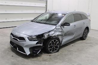 uszkodzony samochody osobowe Kia Cee d cee'd 2024/4