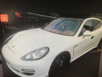 Salvage car Porsche Panamera  2012/1
