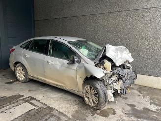 Autoverwertung Ford Focus III Sedan 2011 1.6 TDCi 95 Sedan 4Dr Diesel 1.560cc 70kW FWD 2010-07 2011/4