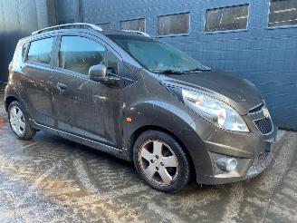 Coche siniestrado Chevrolet Spark Spark Hatchback 1.2 16V Hatchback  Benzine 1.206cc 60kW (82pk) FWD 2011/7