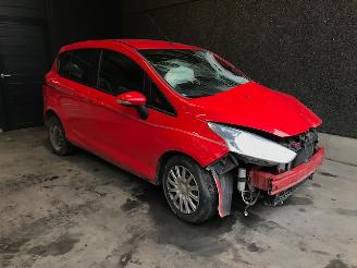 Coche siniestrado Ford B-Max (JK8) MPV 2012 1.0 EcoBoost 12V 100 MPV  Benzine 999cc 74kW (101pk) FWD 2015/2