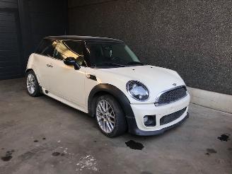 Uttjänta bilar auto Mini Cooper (R56) Hatchback 2006 / 2013 1.6 Cooper D 16V Hatchback  Diesel 1.598cc 82kW (111pk) FWD 2011/6