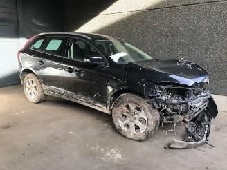 Vrakbiler auto Volvo Xc-60 (DZ) SUV 2008 / 2017 2.4 D3 20V SUV  Diesel 2.401cc 129kW (175pk) FWD 2010/3