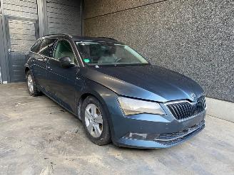 Uttjänta bilar auto Skoda Superb Combi (3V5) Combi 2017 1.6 TDI Combi/o  Diesel 1.598cc 88kW (120pk) FWD 2017/7