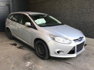 rozbiórka samochody osobowe Ford Focus III Wagon Combi 2010 / 2018 1.0 Ti-VCT EcoBoost 12V 100 Combi/o  Benzine 998cc 74kW (101pk) FWD 2014/4