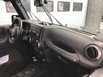 Jeep Wrangler Unlimited (JK) Terreinwagen 2007 / 2018 2.8 CRD 16V 4x4 Jeep/SUV  Diesel 2.776cc 147kW (200pk) 4x4 picture 14