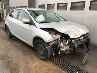 demontáž osobní automobily Ford Focus III Wagon Combi 2010 / 2018 1.0 Ti-VCT EcoBoost 12V 100 Combi/o  Benzine 998cc 74kW 2012/9