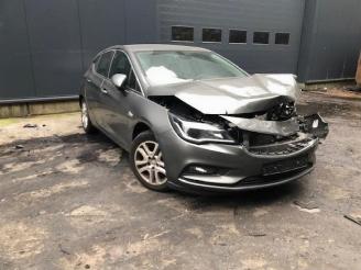Coche siniestrado Opel Astra  2017/6